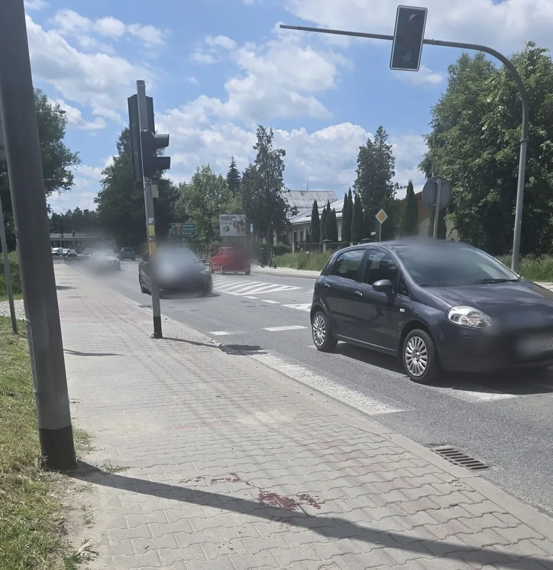 Interwencja policji w Nowym Targu - pomoc dla poszkodowanego na przejściu dla pieszych