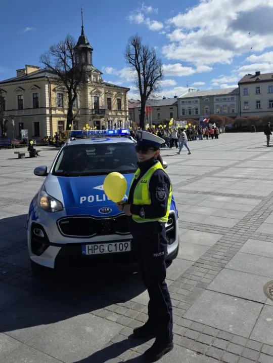 Zabezpieczenie „Żonkilowego Marszu Nadziei” przez policjantów z Wydziału Ruchu Drogowego w Nowym Targu
