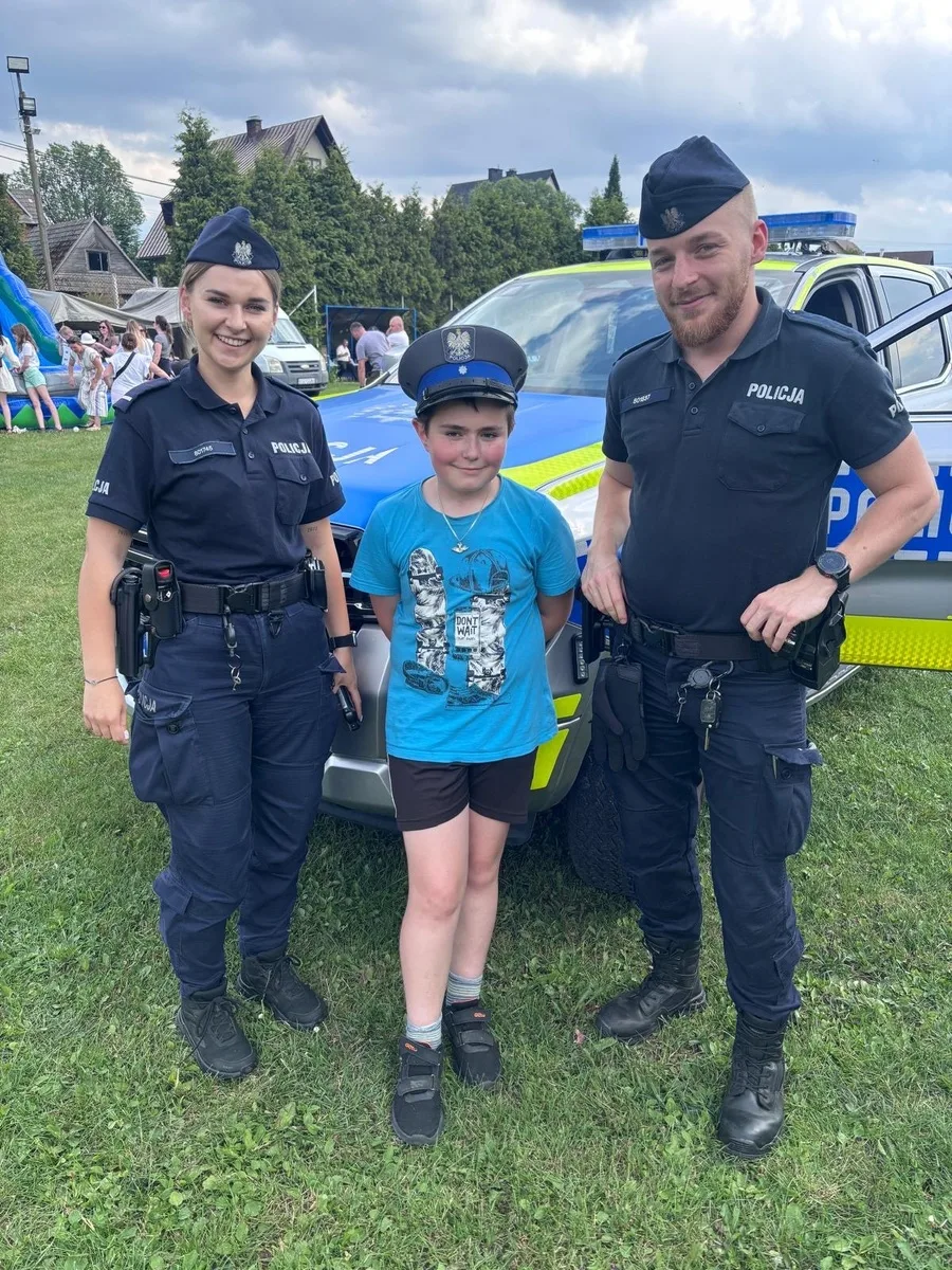 Policjanci wzięli udział w Pikniku Rodzinnym w Lasku