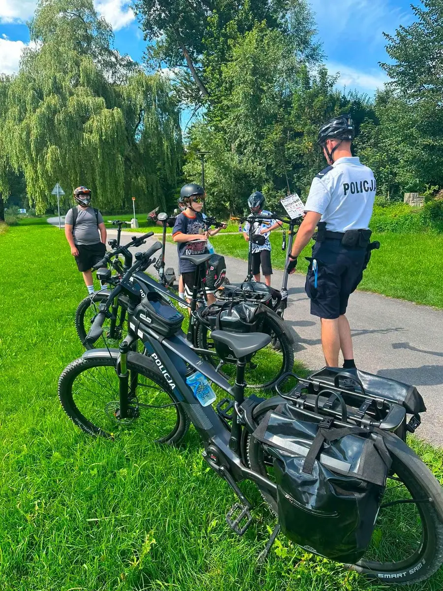 Działania Policji w Powiecie Nowotarskim: Bezpieczny Rower i Hulajnoga
